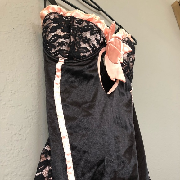 Lingerie - Picture 4 of 6